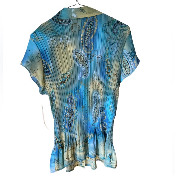 ✨ Brand new Notations paisley, pleated blouse with ruffled bottom✨ - Picture 4 of 7